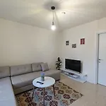 Apartment Modern Cozy 10 Min Walk To Skanderbeg Square Tirana
