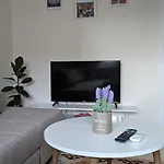 Modern Cozy 10 Min Walk To Skanderbeg Square Apartment *