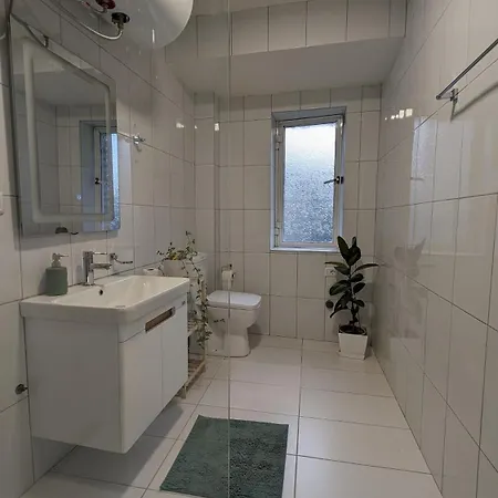 דירה Modern Cozy 10 Min Walk To Skanderbeg Square טיראנה