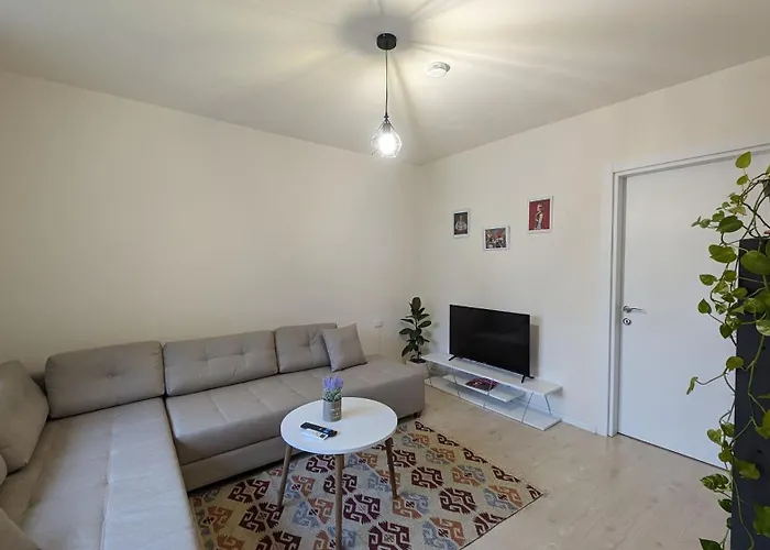 公寓 Modern Cozy 10 Min Walk To Skanderbeg Square 地拉那