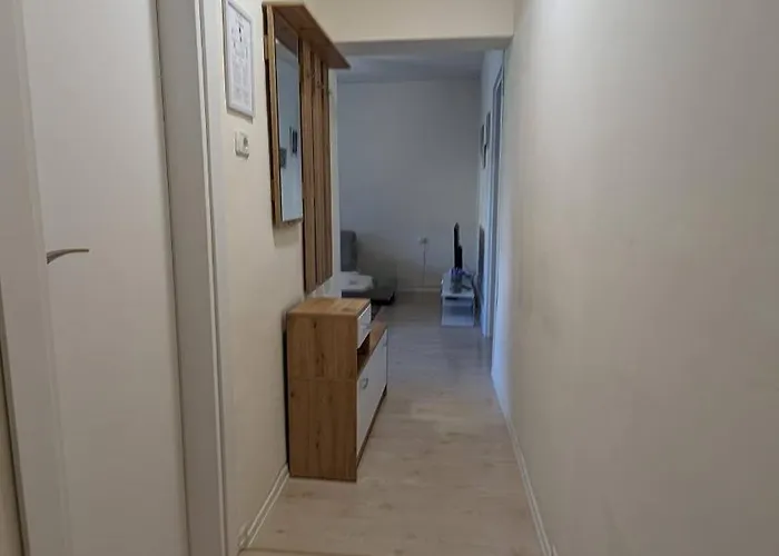 Modern Cozy 10 Min Walk To Skanderbeg Square 公寓 地拉那