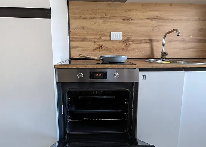 Modern Cozy 10 Min Walk To Skanderbeg Square Daire *