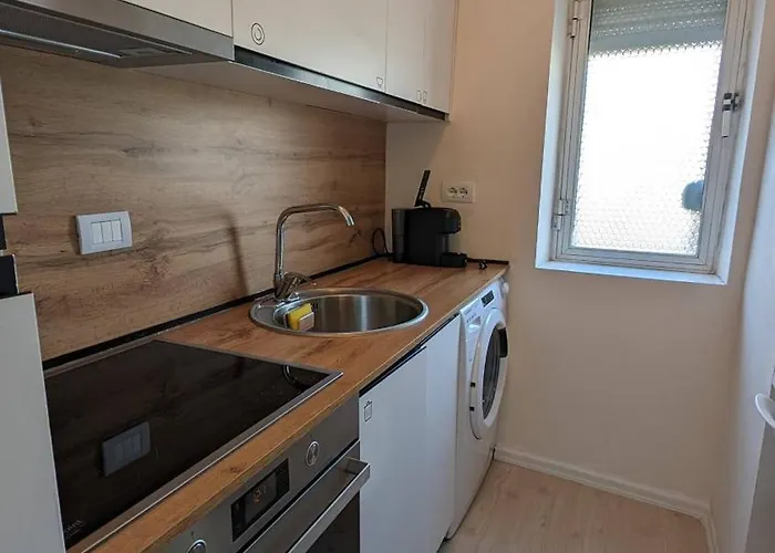 Modern Cozy 10 Min Walk To Skanderbeg Square Daire *