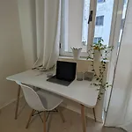 Apartamento Modern Cozy 10 Min Walk To Skanderbeg Square *