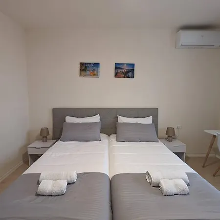 Apartment Modern Cozy 10 Min Walk To Skanderbeg Square Tirana