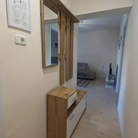 Modern Cozy 10 Min Walk To Skanderbeg Square Appartement *