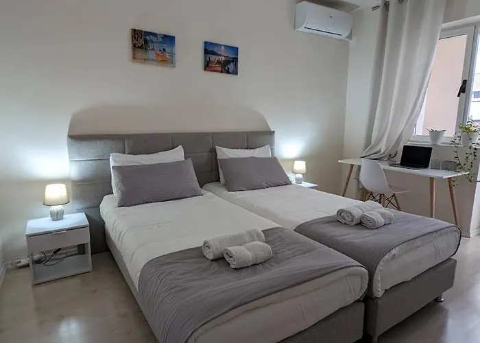 Modern Cozy 10 Min Walk To Skanderbeg Square