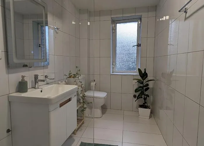 Apartment Modern Cozy 10 Min Walk To Skanderbeg Square Tirana