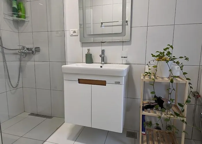 Apartment Modern Cozy 10 Min Walk To Skanderbeg Square