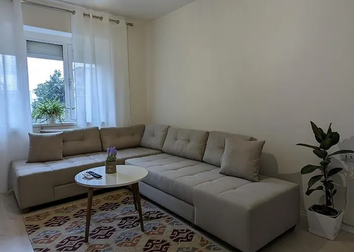 Modern Cozy 10 Min Walk To Skanderbeg Square Lejlighed