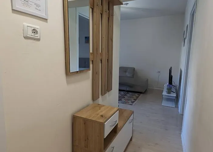 Modern Cozy 10 Min Walk To Skanderbeg Square Lejlighed *